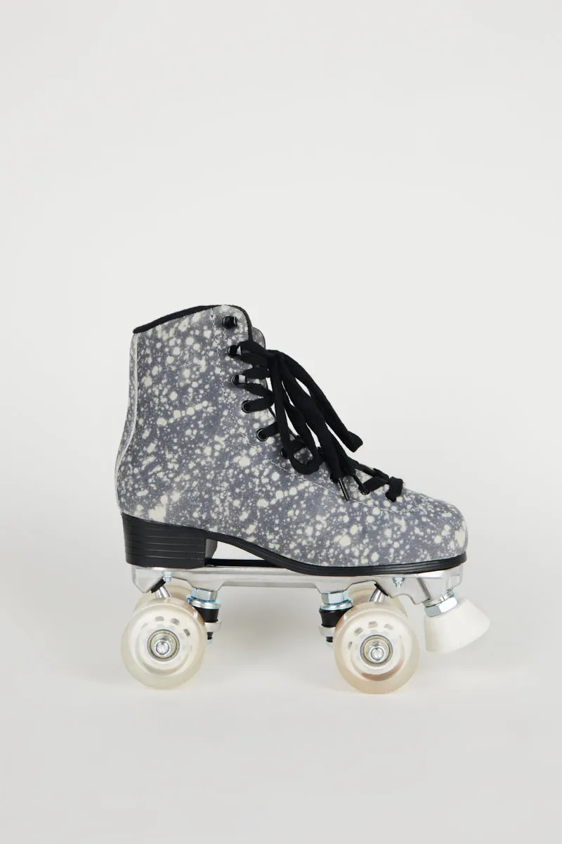 BLEACH OUT ROLLER SKATE Black Galaxy